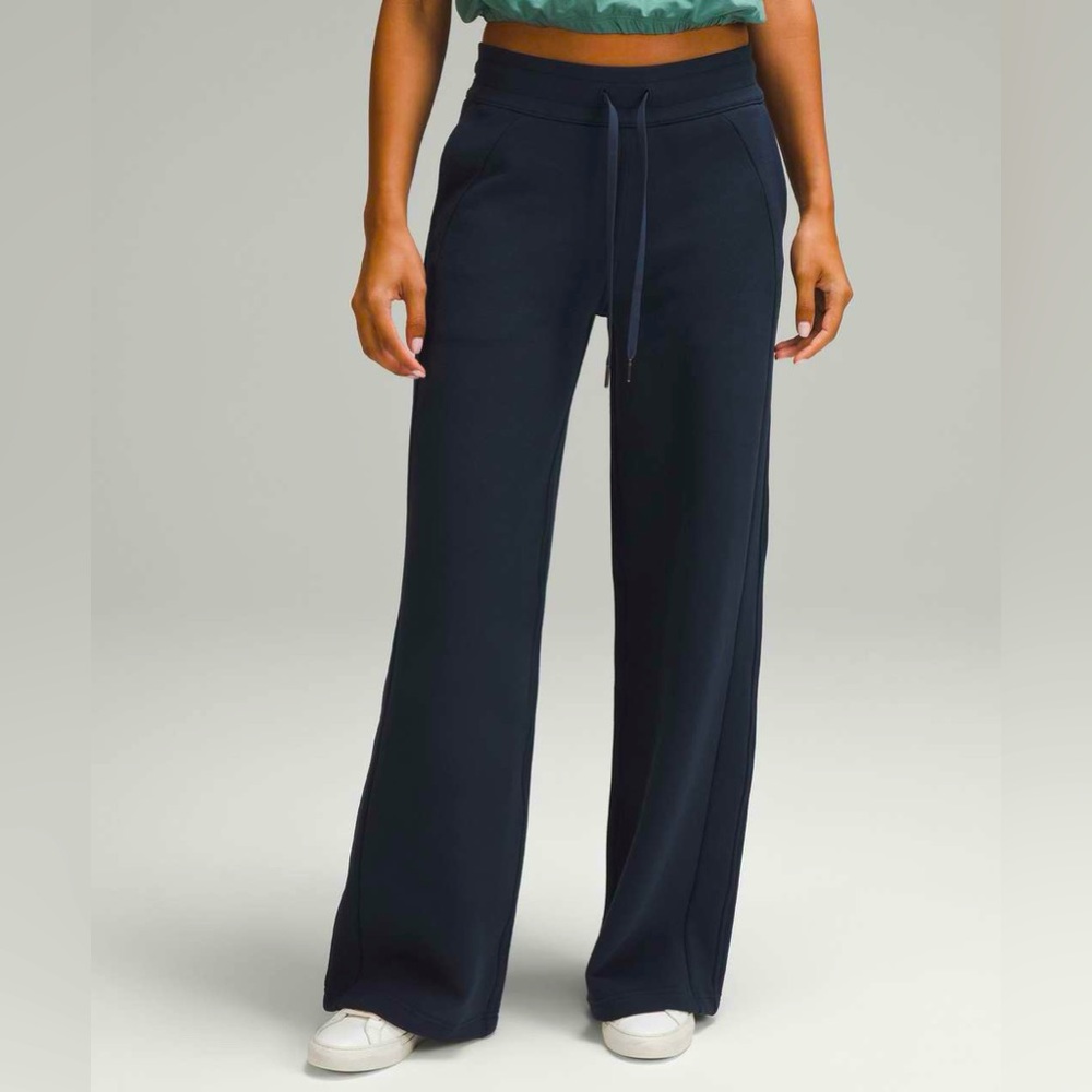 Lululemon Mid Rise Wide Leg Scuba Pant